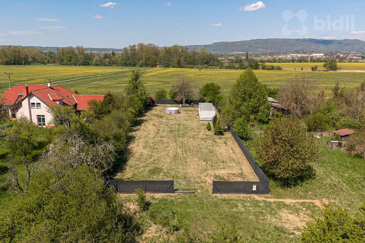 Prodej stavebního pozemku 1690 m²